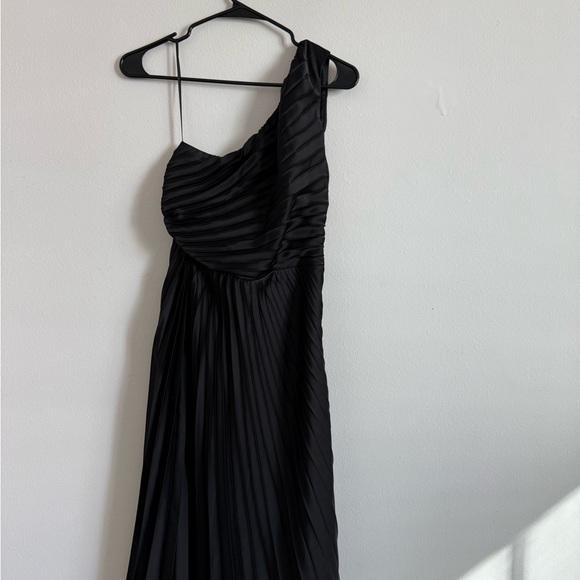 Abercrombie & Fitch Black Pleated One-Shoulder Dress